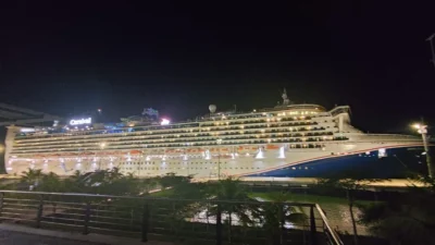 Kapal Pesiar Carnival Encounter Sapa Lombok, Ribuan Wisatawan Dunia Serbu Destinasi Unggulan NTB