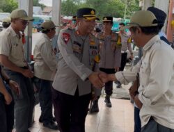 Kapolres Sumbawa Barat Melaksanakan Pemantauan Arus Balik Mudik di Pelabuhan Poto Tano