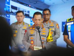 Tinjau Jasa Marga Command Center, Kapolri Pastikan Penanganan Arus Balik Berjalan Lancar dan Aman