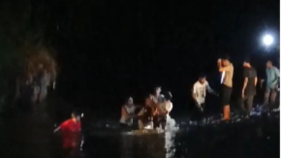 Personel Polsek Sakra Timur Lakukan Olah TKP Penemuan Bocah Tenggelam di Waduk Surabaya