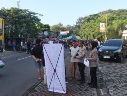 Polres Lombok Tengah Sosialisasikan Penerimaan Anggota Polri TA 2026 di Jalan Raya Masjid Agung Praya