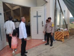 Bhabinkamtibmas Polsek Donggo Laksanakan Pengamanan Ibadah Kamis Putih di Gereja Santo Paulus