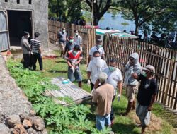 Warga Desa Tarusa Digegerkan Penemuan Mayat Pria Tergantung, Polsek Buer Lakukan Olah TKP