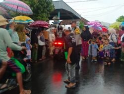 Tradisi Nyongkolan di Lombok Barat Berjalan Damai, Begini Cara Bhabinkamtibmas Amankan Arus Lalu Lintas