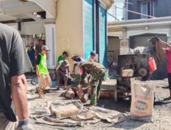 Menjelang Idul Adha, Babinsa Hadir Bantu Pembangunan Masjid
