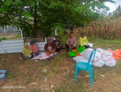 Personel Polsek Sape Sambangi Petani Jagung di Wera, Pantau Proses Panen dan Sosialisasikan Penyerapan oleh BULOG