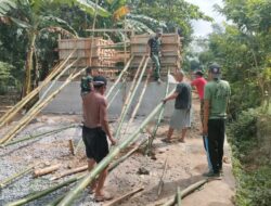 Pemasangan Bambu Jadi Tahap Krusial Jembatan Garuda