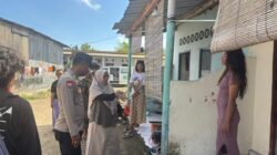 Bhabinkamtibmas Dampingi TRC Evakuasi Warga Alami Stres ke Puskesmas