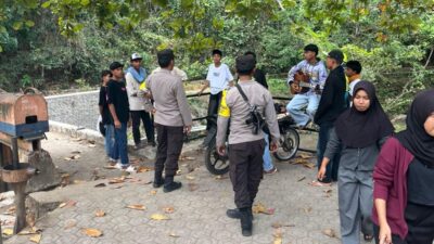 PAM Wisata, Polsek Madapangga Hadir Memberikan Rasa Nyaman Bagi Pengunjung Wisata Pemandian Madapangga