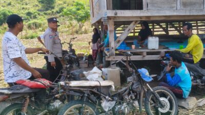 BHABINKAMTIBMAS DESA KRAMAT SAMBANGI PETANI JAGUNG DUKUNG PROGRAM KETAHANAN PANGAN