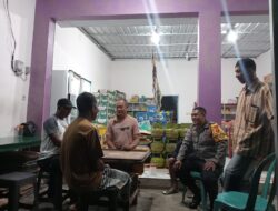 BHABINKAMTIBMAS KELURAHAN KARIJAWA PERERAT SILATURAHMI DENGAN TOKOH MASYARAKAT GUNA JAGA KAMTIBMAS