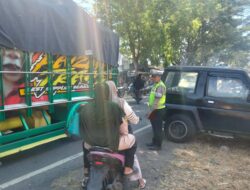 SATLANTAS POLRES DOMPU LAKSANAKAN PENGAMANAN DAN PENGATURAN ARUS LALU LINTAS PADA AKSI UNJUK RASA, SITUASI BERJALAN AMAN DAN KONDUSIF