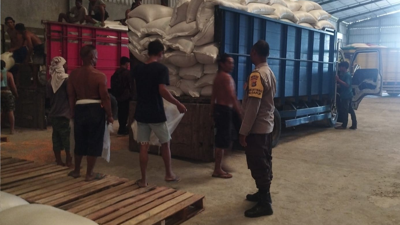 Sinergi Polisi dan Petani Lombok Barat Jaga Stok Pangan