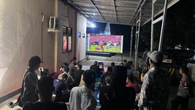 Polsek Kediri Respons Antusiasme Warga Lewat Nobar World Cup 2026