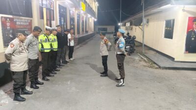 PROPAM POLRES DOMPU LAKUKAN PENGECEKAN PERSONEL PIKET DAN TAHANAN, PASTIKAN PELAKSANAAN TUGAS SESUAI SOP