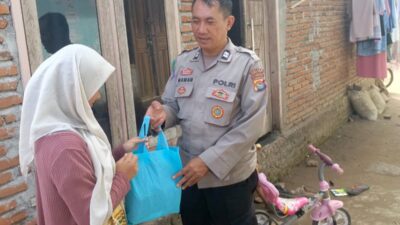 Aksi Humanis Polsek Lembar Ringankan Beban Ekonomi Warga