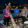 Patroli Rutin Polsek Kawasan Pelabuhan Laut Bima, Imbau Buruh dan ABK Jaga Keamanan serta Kebersihan Pelabuhan