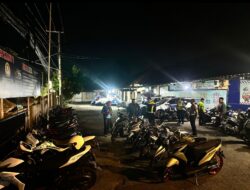 PATROLI RINJANI PRESISI DALAM RANGKA CIPTA KONDISI KAMSELTIBCARLANTAS: SAT LANTAS POLRES LOMBOK TIMUR AMANKAN PULUHAN MOTOR KNALPOT BRONG DAN GAGALKAN AKSI BALAP LIAR