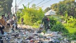 Kolaborasi TNI-Polri dan Warga Hidupkan Budaya Gotong Royong Desa