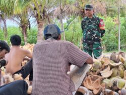 Babinsa Hadir Menguatkan Semangat Pelaku Usaha Kelapa Desa Rempek
