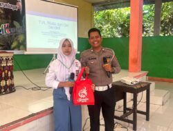 Satlantas Polres Lombok Barat Edukasi Safety Riding di SMKN 2 Kuripan, Tekan Angka Kecelakaan Pelajar
