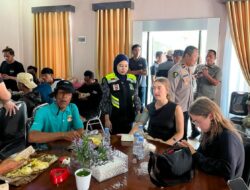 Si Dokes Polres Bima Kabupaten Cek Kesehatan Korban Kapal Wisata KM Armada Mulia Yang Karam di Perairan Sanggar