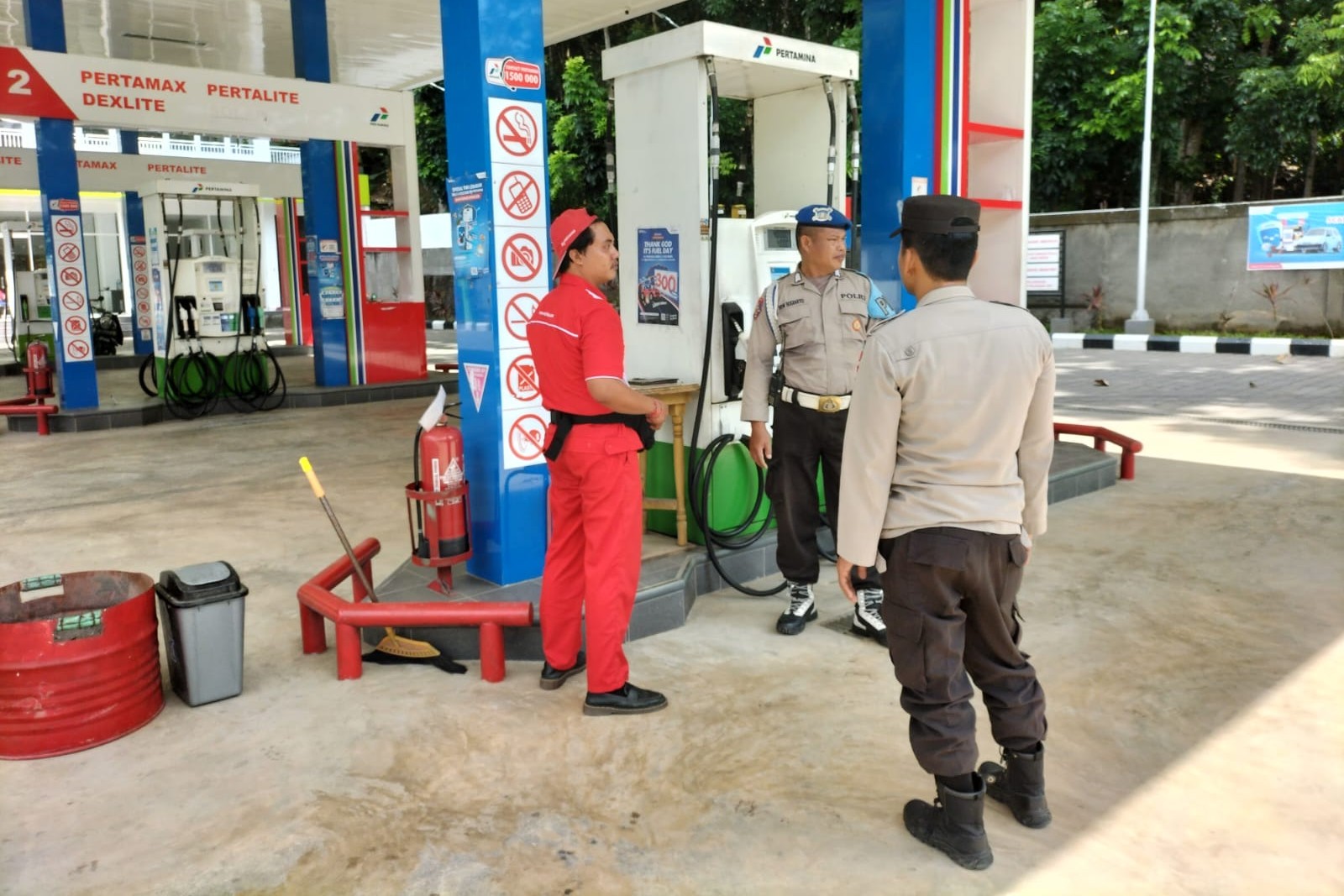 Pastikan Keamanan Warga, Polsek Lembar Gelar Patroli KRYD dan Imbauan Kamtibmas di Labuan Tereng