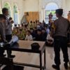 Cegah Kekerasan Anak, Polsek Sekotong Berikan Edukasi Bahaya Perundungan di SMP-IT Insan Budimulya