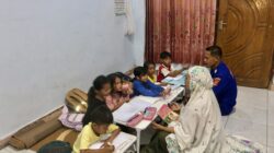 Peduli Pendidikan, Personel Sat Polairud Polres Bima Kota Bersama Istri Rutin Mengajar Anak Usia Dini