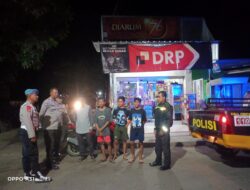 Patroli Cipkon Blue Light Polsek Asakota Sambangi Warga dan Pemuda, Antisipasi Gangguan Kamtibmas