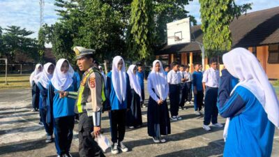 Cetak Generasi Disiplin, Satlantas Polres Lombok Barat Gelar Pelatihan PKS di SMPN 1 Labuapi
