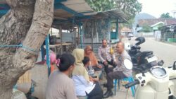Bhabinkamtibmas Polres Bima Kota Sambangi Warga Kelurahan Dara, Sampaikan Himbauan Kamtibmas dan Ajak Semarakkan HUT RI ke-81