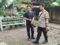 Dukung Ketahanan Pangan, Polsek Labuapi Dampingi Warga Lombok Barat Manfaatkan Pekarangan Kosong