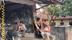 Bhabinkamtibmas Desa Kabar lakukan Sambang Desa dan Silaturahmi untuk Perkuat Sinergi Kamtibmas