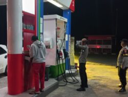 Patroli Presisi Polsek Batukliang, Pastikan Keamanan SPBU Mantang Tetap Kondusif