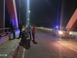 Cegah Potensi Kriminalitas Malam Hari, Polsek Labuhan Badas Gelar Patroli Blue Light di Jalur Samota dan Objek Vital