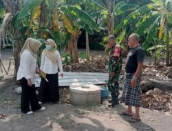 Jaga Kebersihan, Babinsa Dampingi Pembuatan Bak Sampah