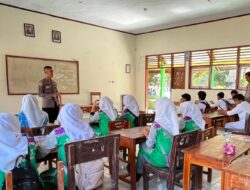 Cegah Kenakalan Remaja Satbinmas Polres Bima Kabupaten Laksanakan Sosialisasi di SMA Negeri I Belo