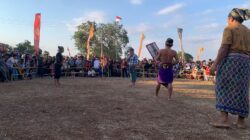 POLSEK MANGGELEWA AMANKAN PEGELARAN SENI BUDAYA PERESEAN, SEMARAKKAN HUT RI KE-81