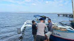 SAT POLAIRUD POLRES DOMPU HADIR BANTU WARGA PESISIR DAN SAMPAIKAN PESAN KESELAMATAN