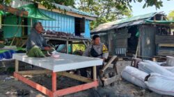 BHABINKAMTIBMAS NANGAMIRO SAMBANG WARGA PENGUMPUL RUMPUT LAUT, IMBAU UTAMAKAN KESELAMATAN SAAT MELAUT