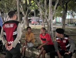 Berikan Keamanan dan Kenyamanan Masyarakat, Polisi Sumbawa Barat Patroli Malam di Taman Tiangnam