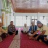 Bhabinkamtibmas Polsek Madapangga Sholat Dzuhur Bersama Warga Binaan dan Sampaikan Himbauan Kamtibmas