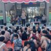Jadi Pemateri Imtaq, Bhabinkamtibmas Polsek Woha Ajak Pelajar SMK N I Woha Ramaikan Masjid