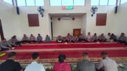 Polres Bima Kota Gelar Binrohtal Rutin, Perkuat Pembinaan Rohani dan Mental Personel