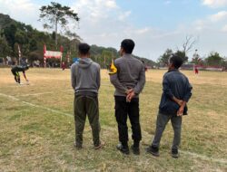 Bhabinkamtibmas Hadir Berikan Pengamanan, Pertandingan Sepak Bola Mini Bupati Cup 2026 di Batu Dulang Berjalan Aman