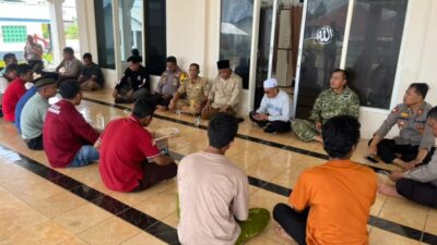 Polres Sumbawa Barat Bersama Pemda Mediasi Penyegelan Kantor Desa Ai Kangkung, Pelayanan Publik Kembali Dibuka