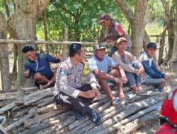 “Polri Untuk Masyarakat”Berdiri Tanpa Raja Duduk Sama Rata, Bhabinkamtibmas Polsek Madapangga Sambangi Warga Binaan