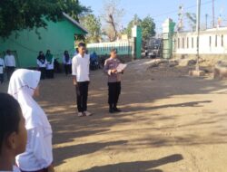 Police go to school, Bhabinkamtibmas Polsek Soromandi Jadi Irup Bendera di MIS Al-Mutmainah dan ini Pesannya