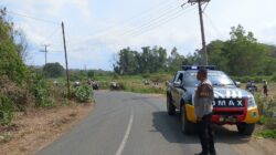 Jamin Kelancaran Ibadah, TNI-Polri Kawal Prosesi Melasti Umat Hindu Desa Adat Sukamaju di Pantai Petani